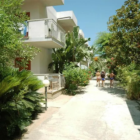 Limoneto Residence Beach Capo Vaticano * San Nicolò