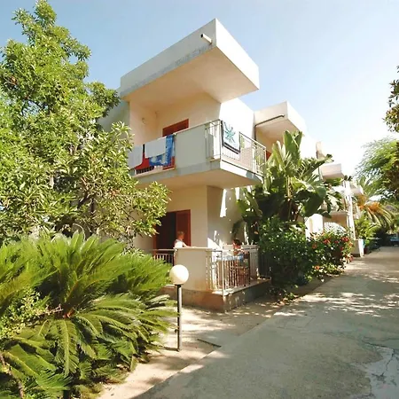 Апарт-отель Limoneto Residence Beach Capo Vaticano *