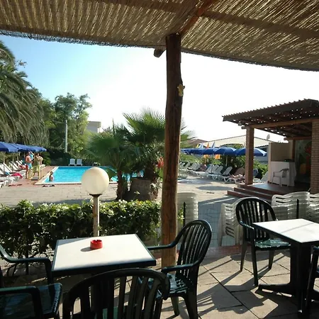 Limoneto Residence Beach Capo Vaticano Апарт-отель
